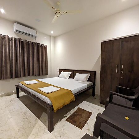 Hotel Madhusudan Executive コールハープル エクステリア 写真