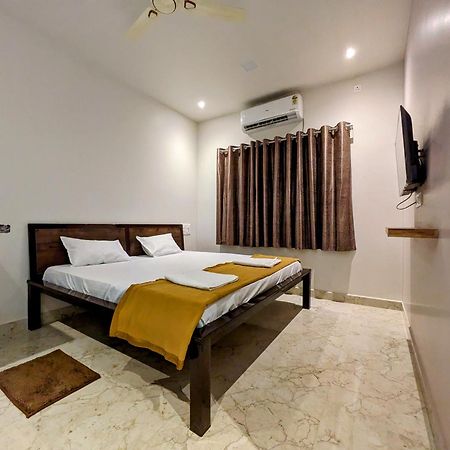 Hotel Madhusudan Executive コールハープル エクステリア 写真