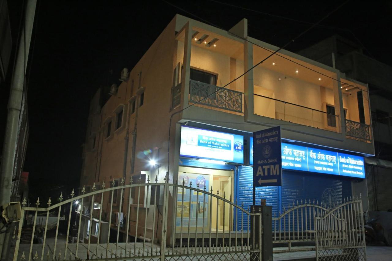 Hotel Madhusudan Executive コールハープル エクステリア 写真